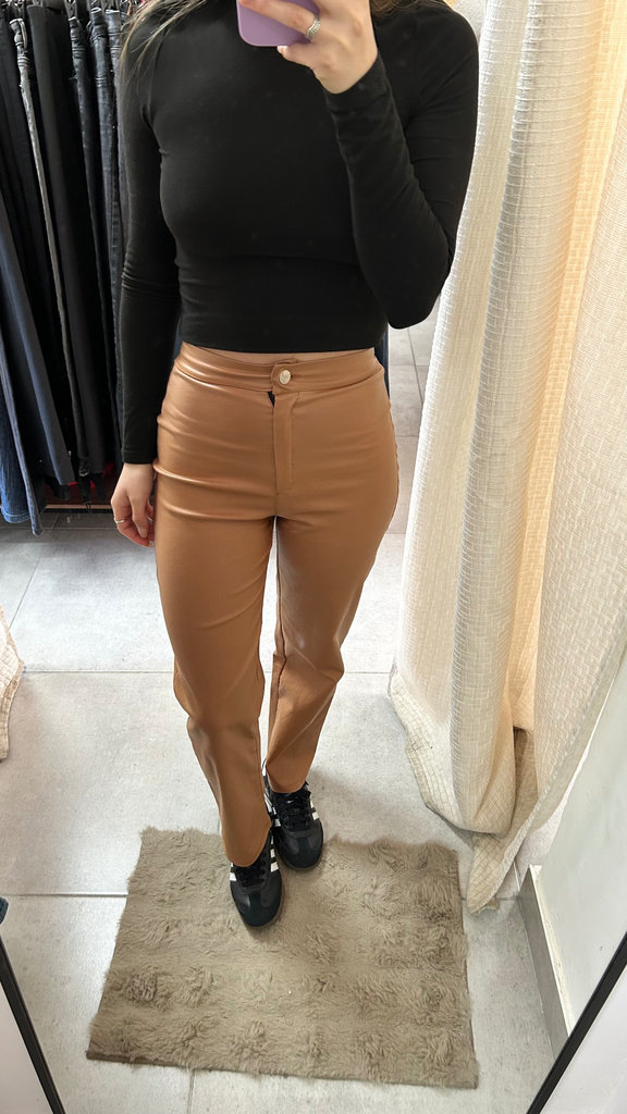 Pantalón engomado recto